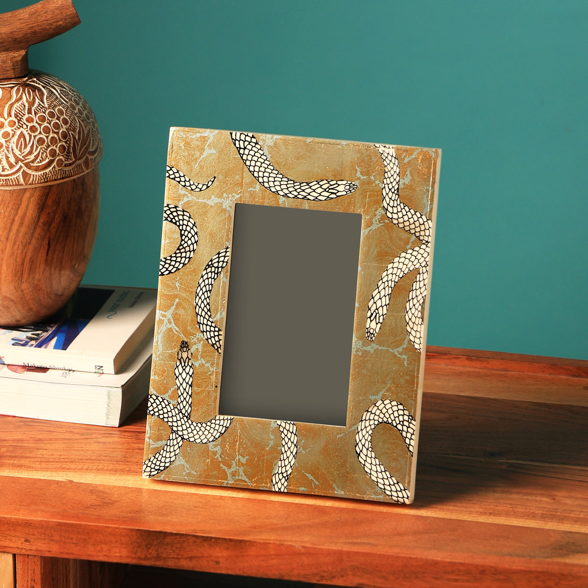 Verdis Gold Foil Resin Frame with Snake Pattern 4"x 6"